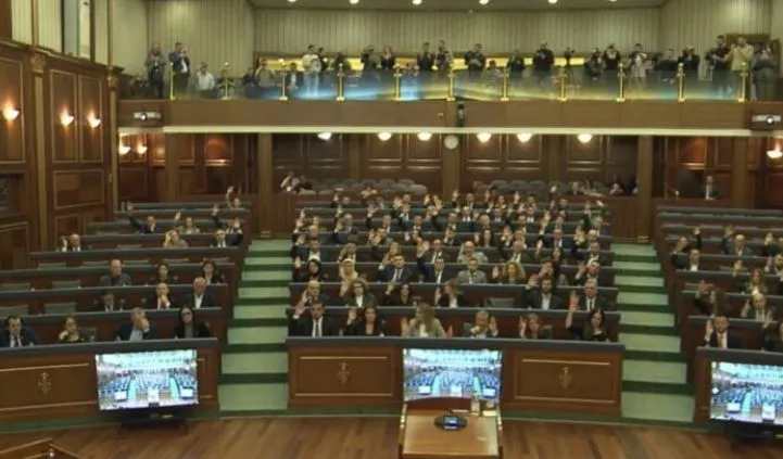 Kuvendi i Kosovës miraton rezolutën në mbrojtje të ish-krerëve të UÇK-së, LDK nuk voton