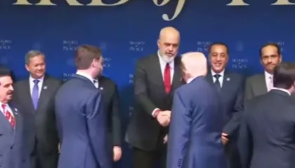 LAJM I FUNDIT/ Trump mbërrin në Bordin e Paqes, takohet me kryeministrin Edi Rama