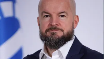 Laku po i afrohet në fyt/ Alfred Lela: Rama po hedh lopatat e fundit të dheut mbi varr