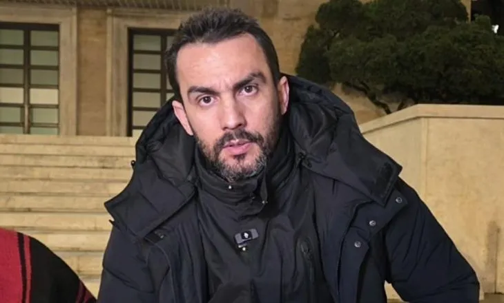 Lapaj në protestë para Kryeministrisë: Rama kërcënon ”Kushtetuesen” dhe gjyqësorin