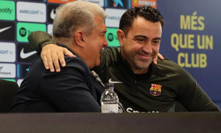 Laporta zbulon prapaskenat: Deco më tha se Xavi donte të ndryshonte 10 lojtarë