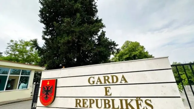Largohen nga detyra dy drejtues të Gardës, njëri ishte kandidat për drejtor
