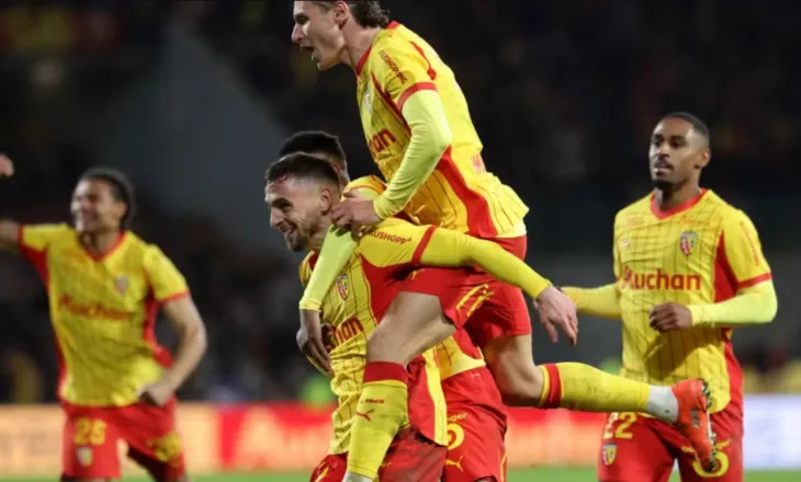 Lens nuk heq dorë nga gara për titullin, shpreson për një “dhuratë” nga Marseille