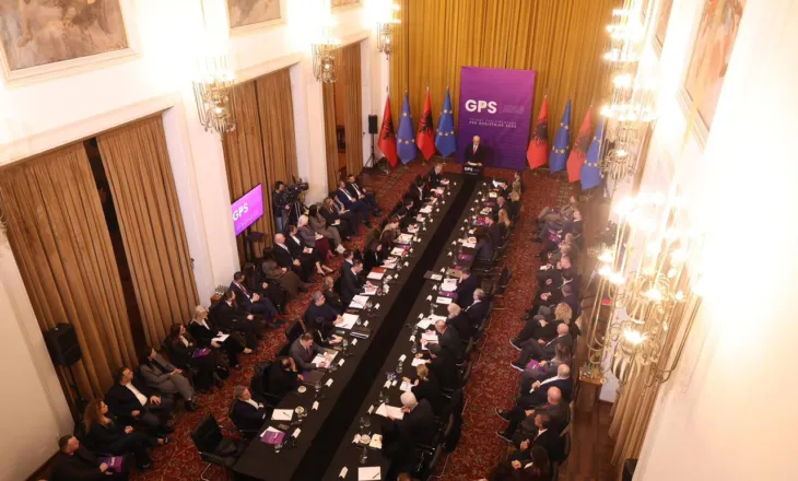 LIVE/ Një ditë pas ndryshimeve në 6 ministri, Rama mbledh kabinetin qeveritar, mungojnë Vengu e Spiropali