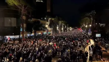 LIVE! Opozita zhvillon protestën kombëtare, Berisha i bashkohet protestuesve. Mbi 1300 efektivë në gatishmëri