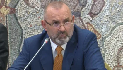 LIVE! Propozimi i PS, Manja: Shtohen 7 subjekte ndaj të cilëve nuk mund të jepet masa e pezullimit nga detyra