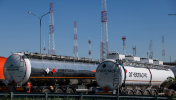 Londra i “pret” rrugën naftës ruse, 175 kompani dhe gjiganti Transneft nën sanksione