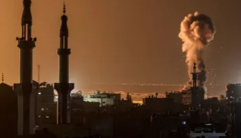 LUFTA ZGJEROHET? Shpërthime në Dubai, Sulme në Teheran!