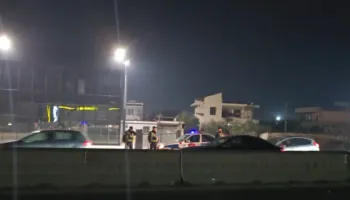 Makina përplas motoçikletën pranë mbikalimit të Shkozetit, plagoset drejtuesi, dërgohet me urgjencë në spital