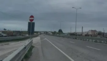 Makina përplas për vdekje këmbësorin në aksin Durrës-Rrogozhinë, shoqërohet në polici shoferi