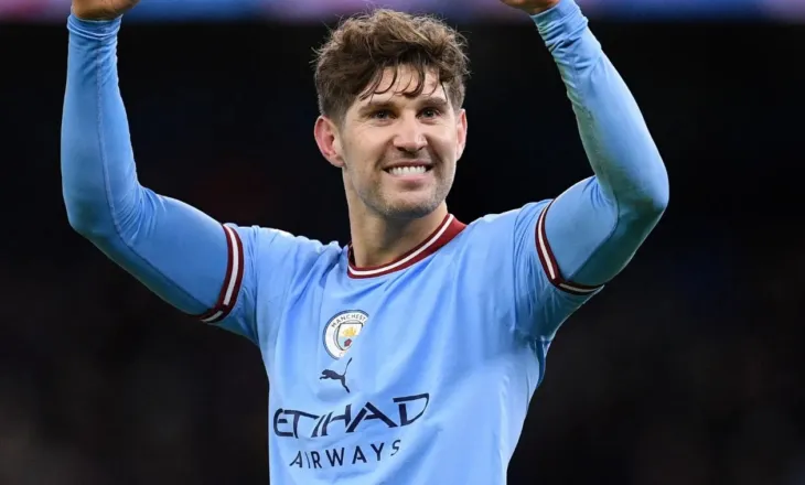 Man.City i bën dalje Stones, Bayern hidhet në sulm