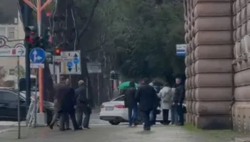 Mandati i Ballukut!? E ngarkuara e Ambasadës së SHBA në Tiranë “zbarkon” në zyrën e Peleshit