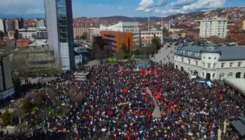 Marshimi në mbështetje të ish-lidërve të UÇK-së/ Përparim Rama: 17 shkurt, transporti urban falas në Prishtinë