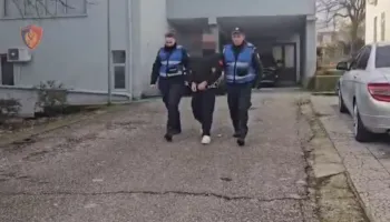Mashtroi 24-vjeçaren në Krujë dhe mori kredi në emër të saj, arrestohet 41-vjeçari