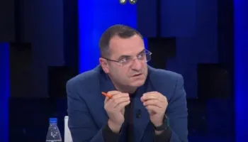 Mazhoranca në mbrojtje politike”, Çollaku: Për Tahirin 5 ditë, për Ballukun tre muaj zvarritje