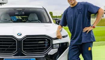 Mbappé “pushton” autoshkollën. Instruktori i tij, tifoz i Atlético Madridit, mbetet i mahnitur