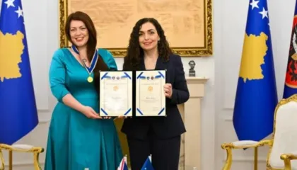 Mbështetja për sovranitetin e Kosovës, Osmani nderon Alicia Kearns me Medaljen Presidenciale