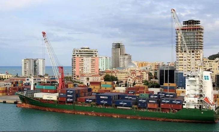 Mbetjet e ‘Kurum’/ Ishte shpallur në kërkim për ‘shpërdorim detyre’, arrestohet inspektori i Portit Durrës