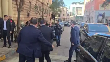 Mblidhet Këshilli i Mandateve për imunitetin e Ballukut, mbërrijnë në Kuvend prokurorët e SPAK