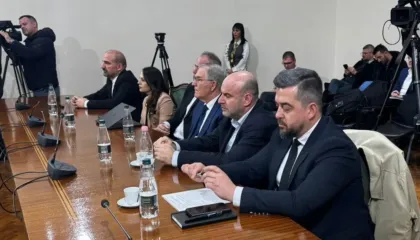 Mblidhet Komisioni, PS dhe PD ulen në tryezë: Zgjidhen ekspertët e ‘Zgjedhores’ (EMRAT)