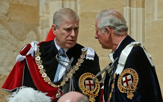 Mbreti Charles reagon pas arrestimit të vëllait të tij Andrew: Ligji duhet të ndjekë rrugën e tij