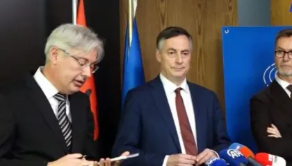 McAllister mesazh nga Tirana: Luftoni korrupsionin, politika të mos ndërhyjë!  Zbatoni rekomandimet e OSBE për…