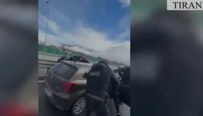 Me 12 armë me vete nga Kosova drejt ‘Fresku-t’! 27-vjeçari rrethohet nga Operacionalja mes mbikalimit