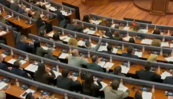 Me 90 vota pro, Kuvendi i Kosovës miraton rezolutën për procesin gjyqësor në Hagë