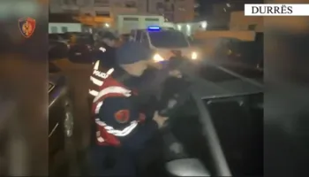 Me armë dhe drogë në makinë, 5 të arrestuar në Durrës