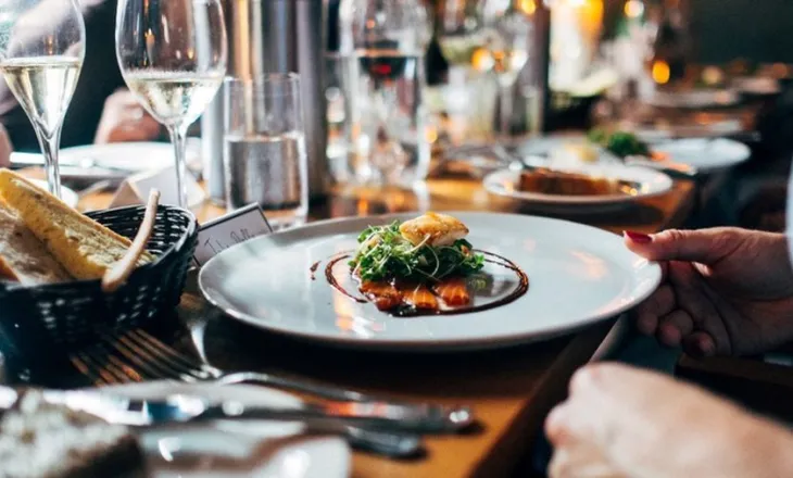 “Më e shtrenjta Zvicra me 171 euro”/ Eurostat: Shqipëria, ndër vendet më të lira për hotele e restorante në Europë