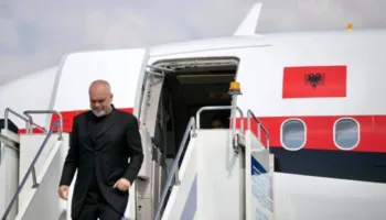 Me ftesë nga Selia e Shenjtë, Rama niset për në Vatikan. Kryeministri do të pritet në audiencë nga Papa Leoni XIV