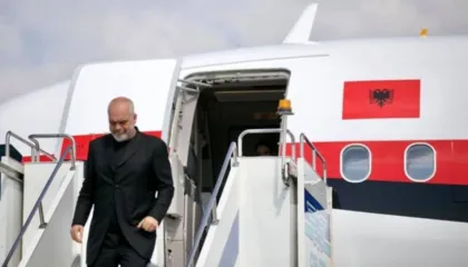 Me ftesë nga Selia e Shenjtë, Rama niset për në Vatikan. Kryeministri do të pritet në audiencë nga Papa Leoni XIV