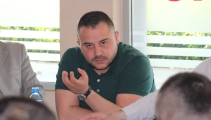 “Më jep 20 mijë Euro!” I vuri gjobë  zyrtarit të Shëndetit Publik, arrestohet gazetari Elio Laze