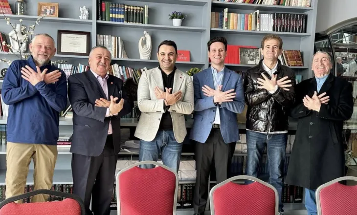 “Më procedojnë edhe pse jam në SHBA”, Këlliçi ironizon Prodën: Ruaje dosjen për 20 Shkurt se do jem në shesh…