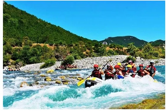 Media e huaj: Pa diga dhe pa beton, Vjosa mbetet lumi i vetëm i egër për aventura në 2026