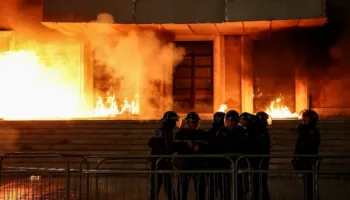 Media e madhe e Indisë/ Tirana në flakë: protesta kundër korrupsionit tronditin qeverinë Rama dhe rrugën drejt BE-së