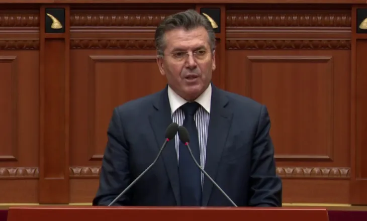 Mediu: Kosova ishte e para që krijoi partneritet me NATO, sot po përballet me një sulm të organizuar nga Vuçiç dhe Rusia