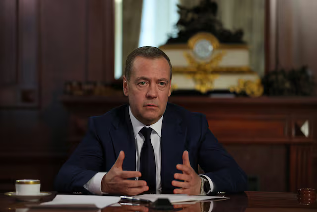 Medvedev paralajmëron: Nëse skadon traktati për armët bërthamore, bota duhet të shqetësohet