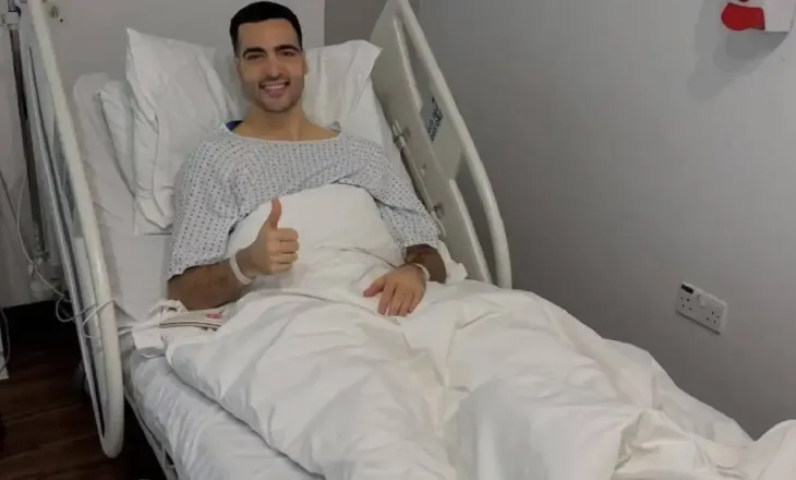 Merino operohet dhe poston foton nga spitali, mesfushori i Arsenal synon të rikthehet në prill