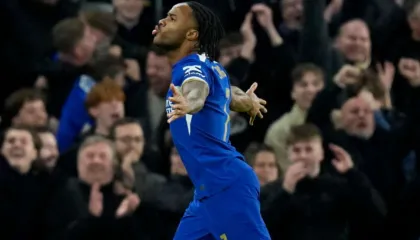 Merr fund makthi për Raheem Sterling. Anglezi fluturon në Holandë dhe firmos për ekipin e ri