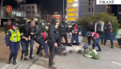 Merrnin makina me qira për të mos rënë në sy të policisë, skema si bëhej transporti i klandestinëve nga Gjirokastra në Muriqan