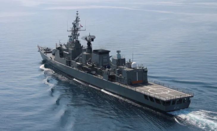 Mes presionit amerikan, Irani dhe Rusia zhvillojnë stërvitje detare në detin e Omanit dhe Oqeanin Indian