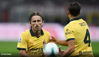 Milan ka brenda skuadrës pasardhësin e Modric, dy lojtarë përpiqen të “vjedhin” sekretet e kroatit