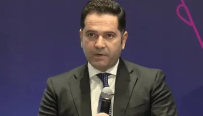 Ministri Financave në konflikt interesi, prindërit zotërojnë biznese auditimi dhe konsulence