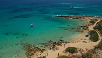 Ministria e Financave: Asnjë shezlong në plazhet e mbrojtura të Greqisë