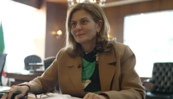 Ministrja e vetme grua në Siri kërkon ndryshim: Nuk jam këtu për fasadë