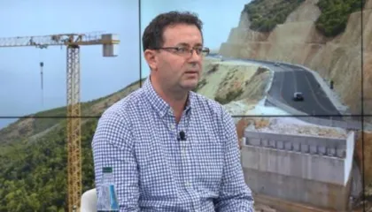 “Ministrja jep tenderë fiktivë dhe punimet bëhen shpejt e shpejt”, Nazarko paralajmëron: U bënë për efekte elektorale