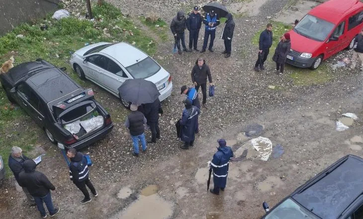 Mish dhe produkte bulmeti që tregtoheshin në mes të baltës, AKU dhe Policia aksion në tregun informal të Milotit