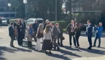 Misioni faktmbledhës i PPE shkon në selinë e PD, takim me Berishën