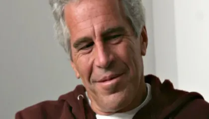Misteri i orëve të fundit të Epstein në qeli